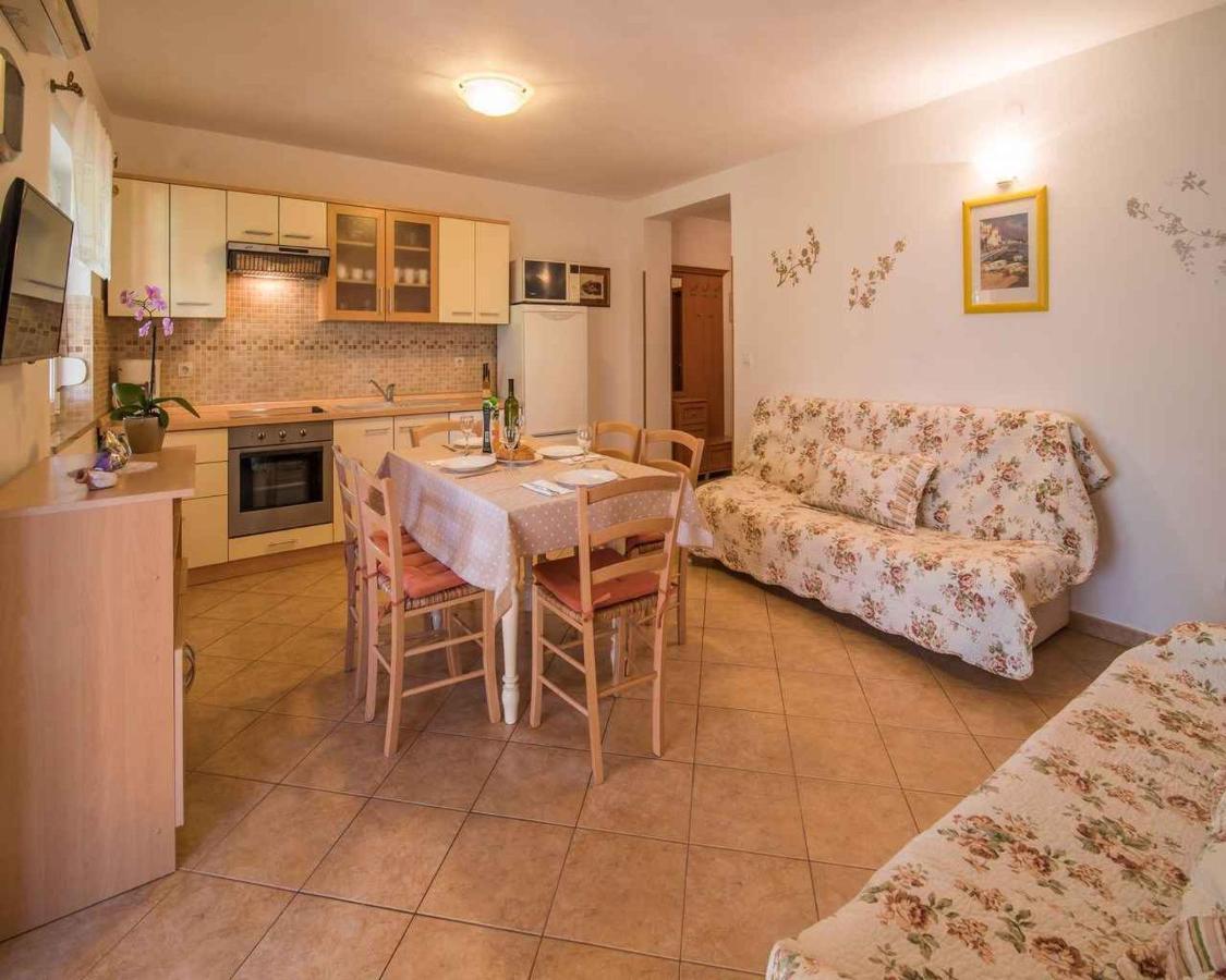 Apartments In Vrbnik/Insel Krk 13597 Экстерьер фото
