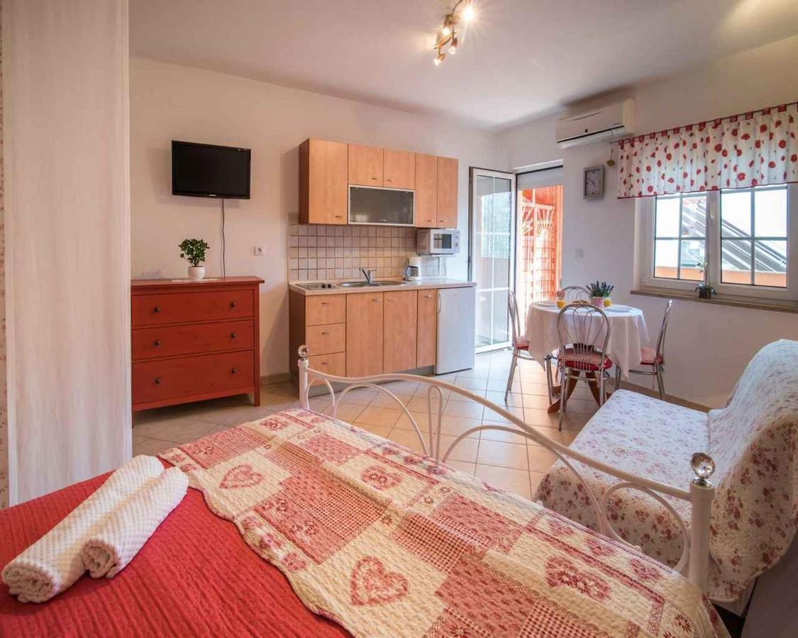 Apartments In Vrbnik/Insel Krk 13597 Экстерьер фото