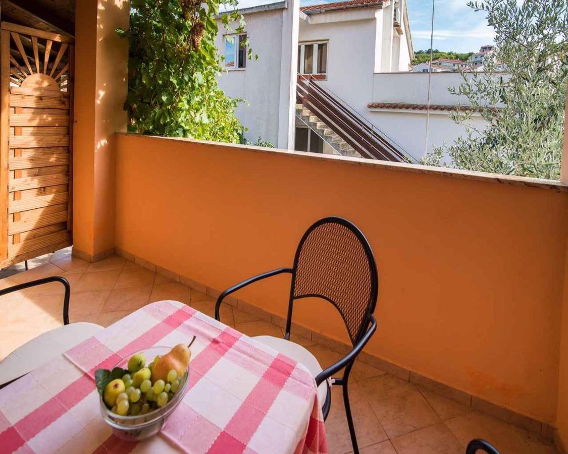 Apartments In Vrbnik/Insel Krk 13597 Экстерьер фото
