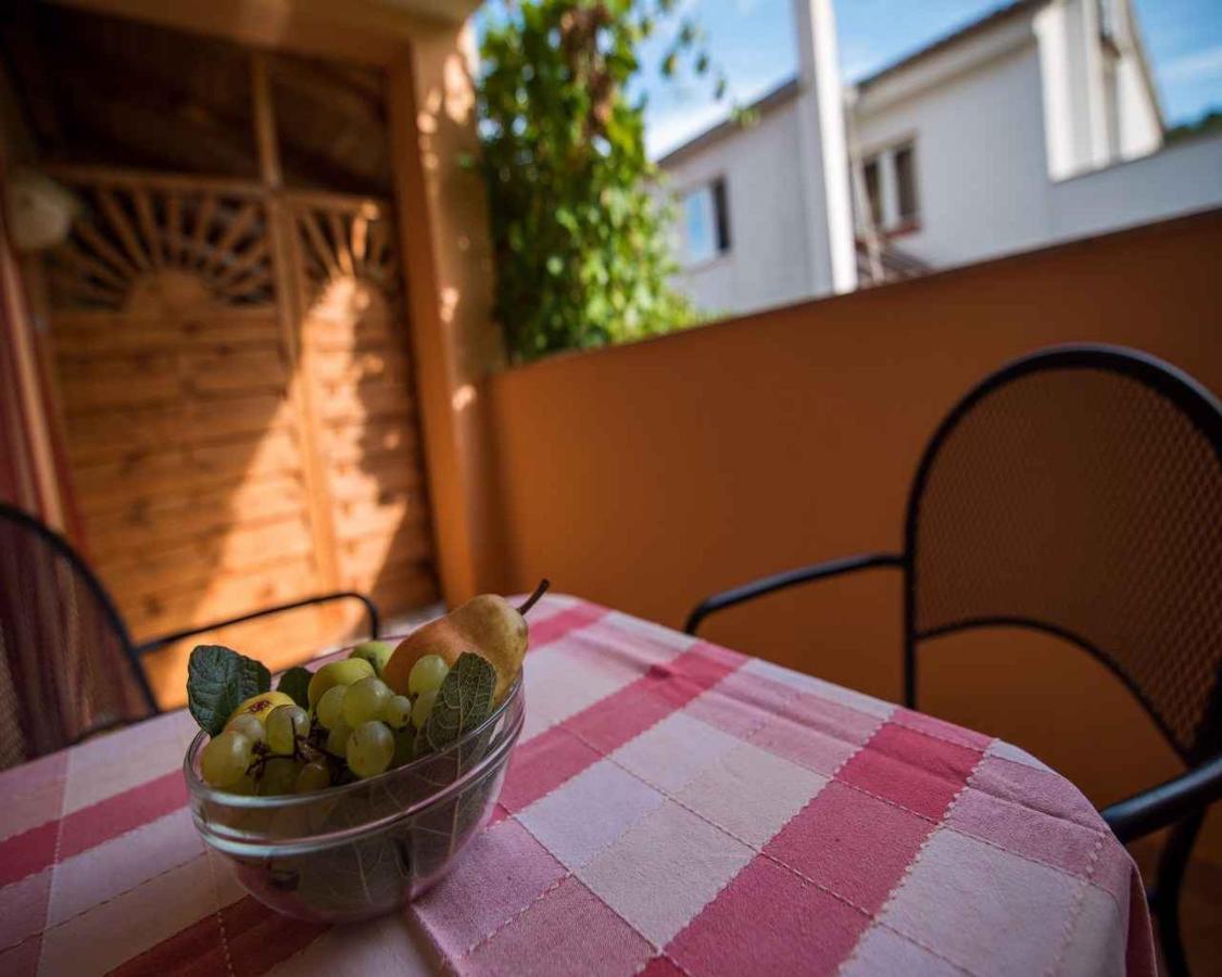 Apartments In Vrbnik/Insel Krk 13597 Экстерьер фото